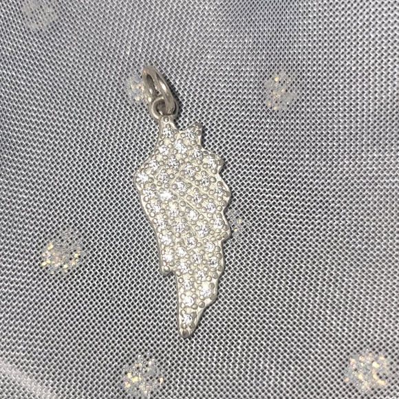 Stella & Dot Angel Wing Charm - Picture 2 of 3